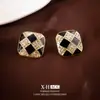 Brincos Stud Checkerboard com Inlay de Diamante e Gotejamento de Óleo Prateado Brincos Geométricos Rombo Design Coreano Brincos Versáteis Exquisitos da Moda