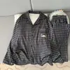 2026 Nuevo Otoño/Invierno Popular para Hombre Velour Alemán Sencillo Cálido Pijama Manga Larga Pantalón Largo Ropa de Casa Conjunto de Dos Piezas
