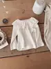 INS Blusa Recortada para Bebé Niña de Primavera y Otoño Camisa Base con Cuello de Loto Pantalones Sueltos Conjunto de Tres Piezas Estilo Coreano para Niña