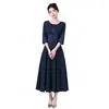 Vestido elegante e refinado de comércio exterior para mulheres 2026, estilo japonês e coreano, cor sólida simples, vestido de mãe para banquete de casamento, fornecimento do fabricante