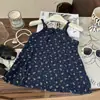 Roupa Infantil Estilo Coreano 2025 Novo Verão Meninas Saia Floral de Suspender Cardigan Infantil Cinza de Proteção Solar Conjunto de Duas Peças Tendência