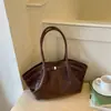 Bolsa Tote para o Trabalho Feminina 2026 Nova Verão Toque de Luxo Leve Nicho Retrô Versátil Grande Capacidade Bolsa de Ombro
