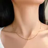 Collar de Cadena de Serpiente con Perlas Doradas Simple Versátil Estilo Europeo y Americano para Mujer, Cadena Corta para Clavícula de Diseño de Nicho de Lujo Ligero