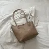 Comercio exterior popular este año bolsas de gran capacidad para mujer 2026 nuevo otoño e invierno retro bolso de hombro único bolso tote bolsa para el trabajo y el commute