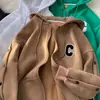 Chamarra de Letterman Estilo Americano Cruzada para Hombres y Mujeres Otoño Moderna High Street Cardigan con Cremallera Versátil para Parejas Sudadera con Capucha Hombre