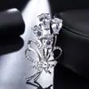 Broche de cristal de luxo leve de alta qualidade para mulheres, broche de lapela de moda simples, acessórios de vestuário, broche de pérola, fabricantes atacadistas