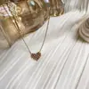 Colar Feminino Coração de Amor Estilo Coreano Ins Estilo Frio Luxo Leve Design de Nicho Corrente para Clavícula de Aço Titânio Acessórios Simples