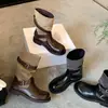 Aumento interno de altura de 7 cm, design de nicho, botas com fivela de cinto empilhadas para mulheres, botas versáteis de bico redondo na altura da panturrilha para o inverno, botas de montaria vintage