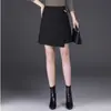 Traje con sentido del diseño falda asimétrica mujer otoño 2026 nuevo cintura alta ajustado al cuerpo que realza las caderas falda corta con temperamento de moda