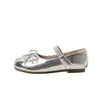 Zapatos Mary Jane de Cuero Estilo Nuevo para Niñas Moda Primavera y Otoño 2026 Zapatos de Princesa con Lazo y Suela Suave Mocasines Estilo Ballet