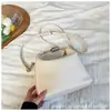 Bolsa Térmica Portátil Moda Feminina 2025 Novo Design de Nicho Bolsa de Mão para o Trabalho Versátil Bolsa de Ombro Transversal