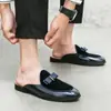 Chinelos de Couro para Negócios, Estilo Britânico Respirável Sem Calcanhar Bico Fechado Sapatos de Couro, Slip-On Casual para Jovens Meio Chinelo Sapatos Masculinos