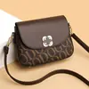 Bolso texturizado para mujer con presbicia, bolso de hombro de color contrastante, moda para mujer, bolso pequeño cuadrado estampado, estilo coreano, cierre de giro de flor de ciruelo, bolso cruzado para mujer