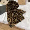 Lenço Estampa Leopardo Outono e Inverno Vintage Spice Girls Novo Estilo Lenço de Seda Fio de Bali Lenço Longo Fino Feminino Sentido de Alto Padrão Lenço Personalizado