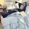 Juego de ropa de cama de cuatro piezas de terciopelo de leche de color liso, engrosado y con forro polar, que incluye una sábana bajera y una funda de edredón, adecuado para invierno
