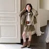 Conjunto para Niña 2025 Otoño Nuevo Chaqueta Reversible Falso Dos Piezas Falda Corta para Niños Mayores Ropa Exterior Traje Deportivo Moderno