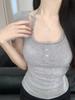 Camiseta de Manga Curta Rosa Falsa de Duas Peças com Gola Quadrada e Almofada no Peito para Mulheres Verão 2025 Sexy com Efeito Emagrecedor Top Externo Tendência