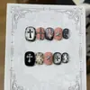 Uñas ponibles hechas a mano de estilo punk nocturno de chica santa oscura de nicho con frijol de pasta de color negro plateado y estrella