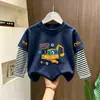 Camiseta infantil de manga comprida, novo estilo 2026, camiseta para meninos, algodão puro, estilosa, pode ser usada como camada externa, blusa falsa de duas peças