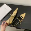 Sapatos Mary Jane Pointudos Franceses Femininos 2026 Verão Novo Estilo Tira Vermelha de Fivela Única Aumento de Altura Emagrecimento Versáteis Rasteirinhas