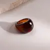 Anillos redondos de resina transfronterizos europeos y americanos, simples, elegantes, exquisitos anillos para el dedo índice, lujo ligero, sensación de alta gama, joyería versátil al por mayor