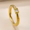 Joias de Aço Titânio Mais Vendidas no Japão e na Coreia Anel de Diamante Micro-Incustado de 4 mm Anel Simples de Aço Inoxidável de Alta Qualidade Fábrica Atacadista