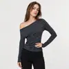 Estilo Puro Deseo Modelo 2026 Otoño Chica Caliente Perezosa Hombros Descubiertos Rayas Manga Larga Camiseta Diseño Ajustado Top Básico