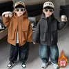 Chaqueta de Algodón Gruesa con Bolsillo Tridimensional de Terciopelo para Niños Estilo Otoño e Invierno 2026 Nuevo Estilo de Invierno para Niños Pequeños y Medianos Ropa de Algodón de Dos Capas Moderna
