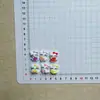 Gatinho Fofo de Desenho Animado Abraçando Frutas Acessórios de Resina DIY Cola de Chantilly Grampo de Cabelo Capa de Celular Tamancos Bolsa