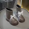 Botas infantis de cano médio, novo estilo outono 2025, botas de princesa versáteis e estilosas, botas longas de cano médio, botas de sola macia antiderrapante