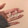 Pendientes de Perla de Imitación de Alta Gama Franceses para Mujer 2024 Nuevos Pendientes Calientes Nicho Retro Sentido de Diseño Único Joyería para Orejas