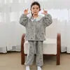 26 Nuevos Pijamas Suaves de Felpa de Copo de Nieve para Niños Otoño/Invierno Ropa de Casa para Bebé Juego Clase A Chaqueta Cálida para Bebé