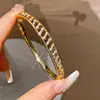 Lindo Banquete~Pulseira Oca Listrada com Zircônia Galvanizada a Ouro 18K Real, Toque de Luxo Leve de Alta Qualidade, Joia de Artesanato Exquisito