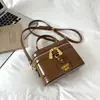 Bolsa de ombro quadrada pequena para mulheres, estilo coreano moderno, bolsa transversal para o dia a dia