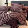 Juego de cuatro piezas de pelo de conejo engrosado de comercio exterior transfronterizo para otoño e invierno, sábana y funda de edredón de terciopelo de leche cálidas, vellón de coral de doble cara