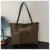 Nova Bolsa Tote Fashionável de Grande Capacidade, Bolsa Estética Retro Europeia e Americana de Alto Padrão para Mulheres, Bolsa de Ombro Versátil para o Dia a Dia