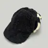 Chapéu de Baseball Simples de Lã de Cordeiro Xadrez Cor Sólida para Outono e Inverno para Homens e Mulheres Quente Proteção Auricular para Ciclismo ao Ar Livre Chapéu Lei Feng Atacado