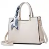 Bolso de boda rojo para madres y suegras, bolso de cuero genuino de gran capacidad, nuevo estilo 2025, elegante regalo de cumpleaños para la novia