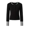 Camiseta negra estilo coreano con bloques de color, de algodón 95%, diseño de dos piezas falsas, top elegante de manga larga para mujer para otoño e invierno