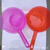 Pala de Agua Grande de Plástico de Dos Yuanes, Pala de Agua Transparente Engrosada, Suministro de Tienda de 2 Yuanes, Suministro de Artículos Esenciales Diarios de Cocina