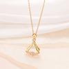 TOHM Elegante Colgante en Forma de Abanico de Alta Gama Cadena Clavicular Estilo Simple y Frío Micro-incrustado Zircón Collar de Hoja de Ginkgo para Mujer