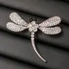 Broche de Libélula Europeu e Americano Criativo Cravejado com Diamantes, Elegante Broche Pin de Inseto para Terno e Casaco, Acessório de Moda Transfronteiriço