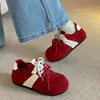 Sapatos casuais femininos com aumento interno de altura, estilo versátil, estilo de treino alemão, adequados para uso ao ar livre, solas duplas grossas, novo design de cadarço, modelo 2026, espaço amplo para os dedos dos pés
