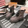 Botas Chelsea com Strass para Mulheres 2026 Nova Estampa de Leopardo Totalmente com Strass Luxuosas de Cadarço Botas Curtas Bico Redondo Plataforma de Solado Grosso Botas Biker para Mulheres