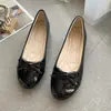 Moda Coreana Nova de Primavera Bico Redondo Baixo Moda Casual Tamanho Grande Feminino Raso Casual Laço Sapatos Femininos