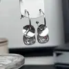 Ganchos de Cristal para Oreja con Cubos de Azúcar Estilo Metal de Gama Alta Minimalista para Mujer, Pendientes de Temperamento de Lujo Ligero, Nuevos Pendientes Populares Exquisitos Accesorios para Orejas