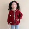 Casaco de malha para meninas, estilo primavera e outono, nova coleção 2026, cardigã infantil com estampa de cereja, look de outono para meninas