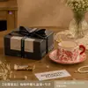 Conjunto de presente prático de xícara e pires de cerâmica para café, xícara de chá da tarde personalizada, toque de luxo leve e de alta qualidade, presente festivo