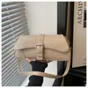 Cinto de viagem de comércio exterior com textura de rebite, estilo vintage, bolsa transversal/de ombro/sob o braço casual simples popular feminina 2026