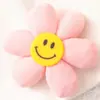 Broche de girassol com rosto sorridente estilo pastoral novo de verão atacado pingente fofo para bolsa de meninas acessórios de vestuário